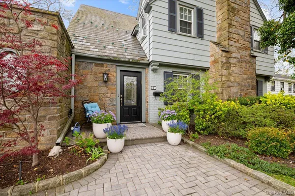 $1,699,000 | 421 Broadway, Lawrence, NY 11559