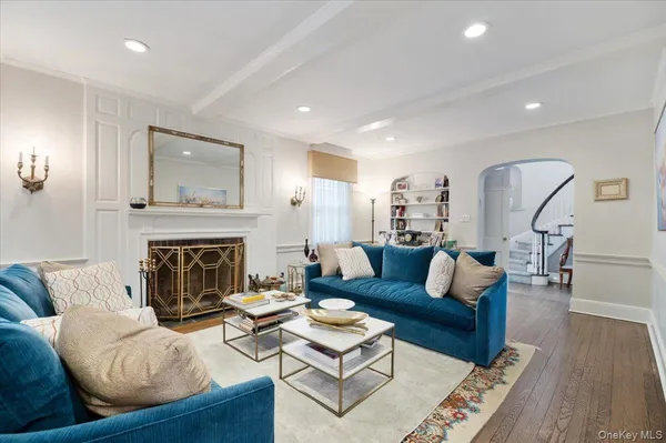 $1,699,000 | 421 Broadway, Lawrence, NY 11559