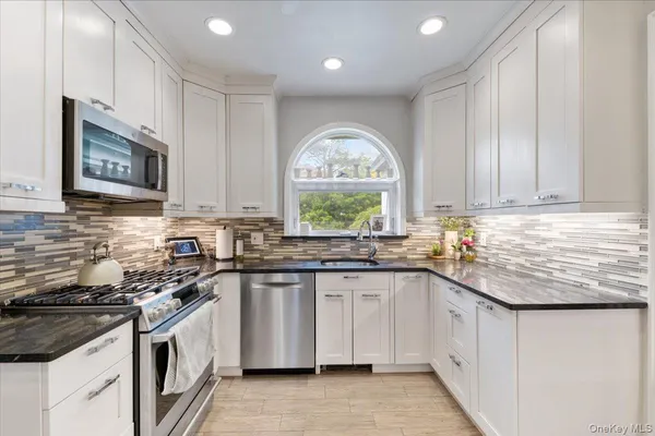 $1,699,000 | 421 Broadway, Lawrence, NY 11559
