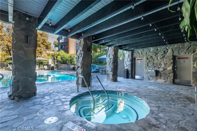 $1,250,000 | 4774 Park Encino Lane, Unit 206, Encino, CA 91436