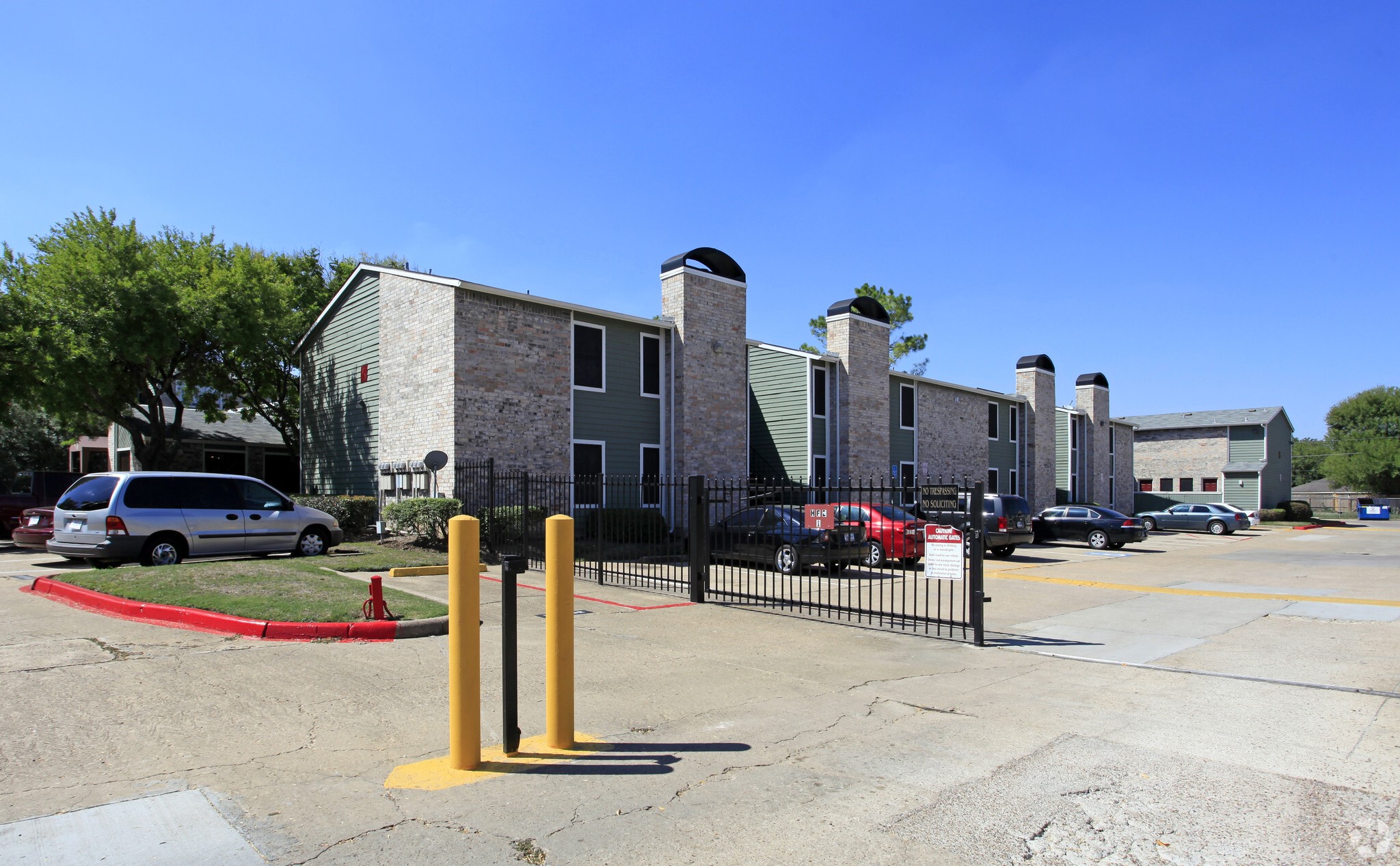 10250 Lands End Drive, Unit 410 Houston, TX 77099 - Photo 19 of 27 a view of outdoor space with seating