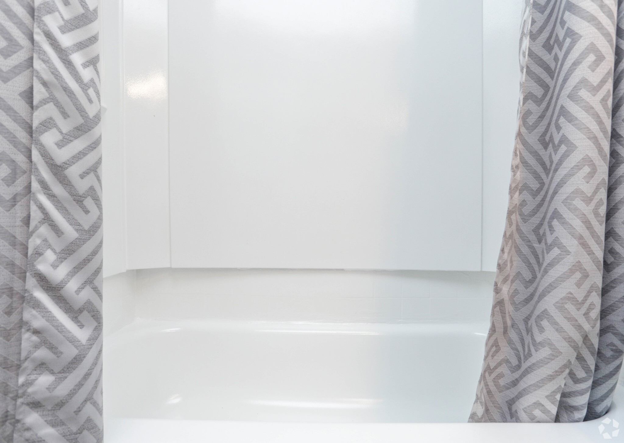 10250 Lands End Drive, Unit 410 Houston, TX 77099 - Photo 25 of 27 a bathroom with a bathtub and a shower