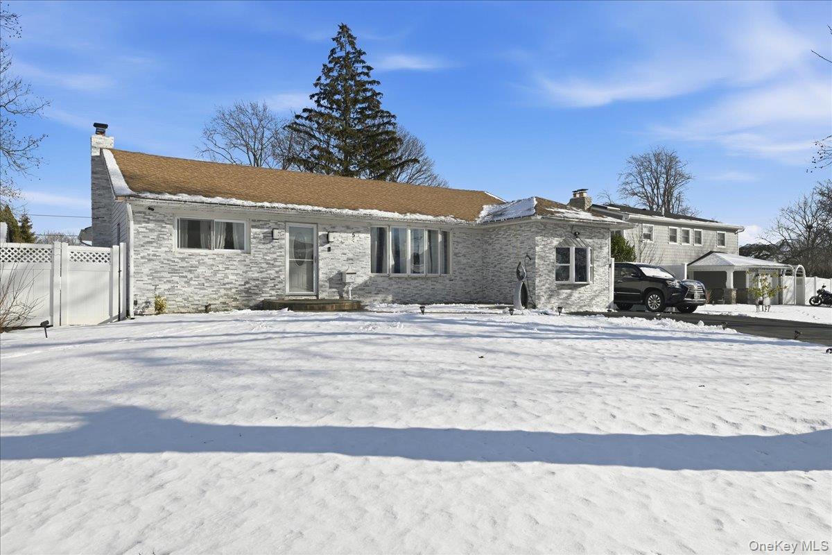 5 Plum Tree Lane Commack, NY 11725 - Photo 1 of 27