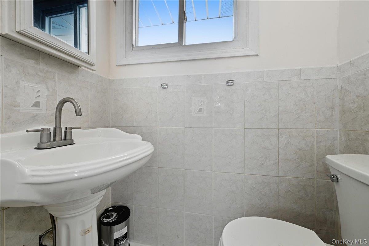 5 Plum Tree Lane Commack, NY 11725 - Photo 18 of 27