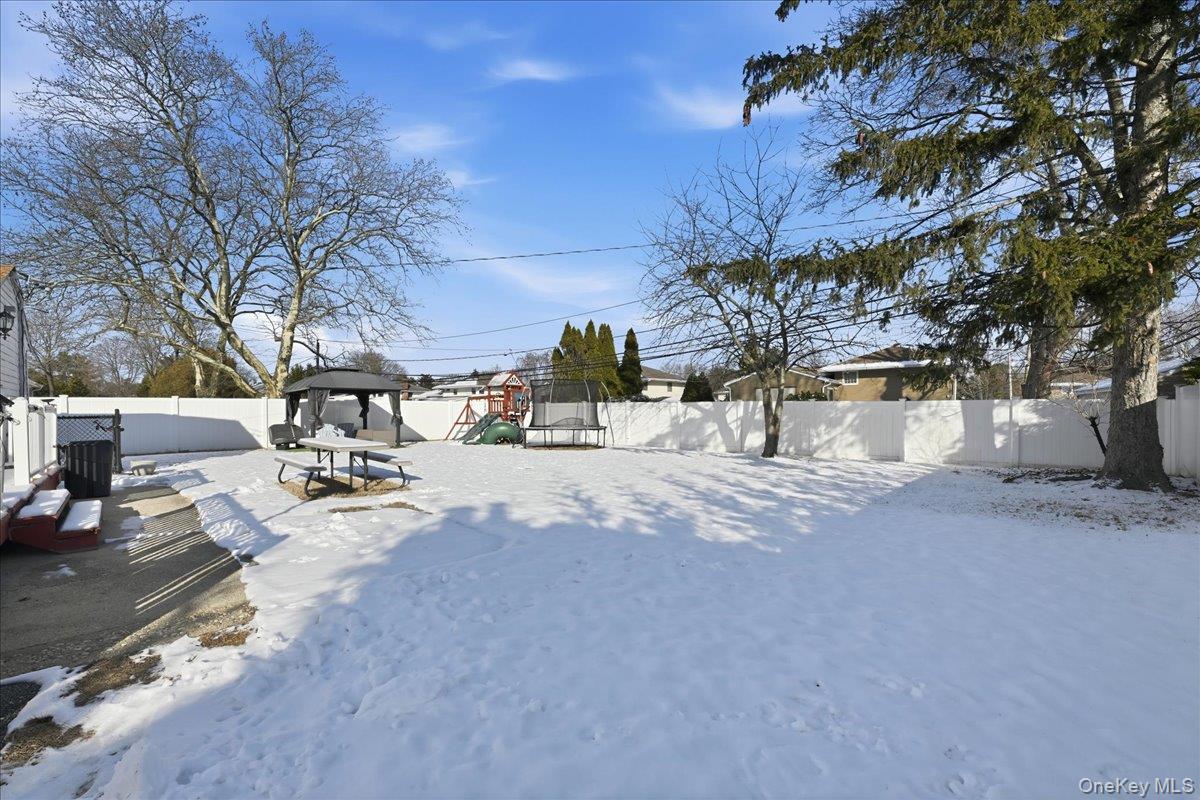 5 Plum Tree Lane Commack, NY 11725 - Photo 21 of 27