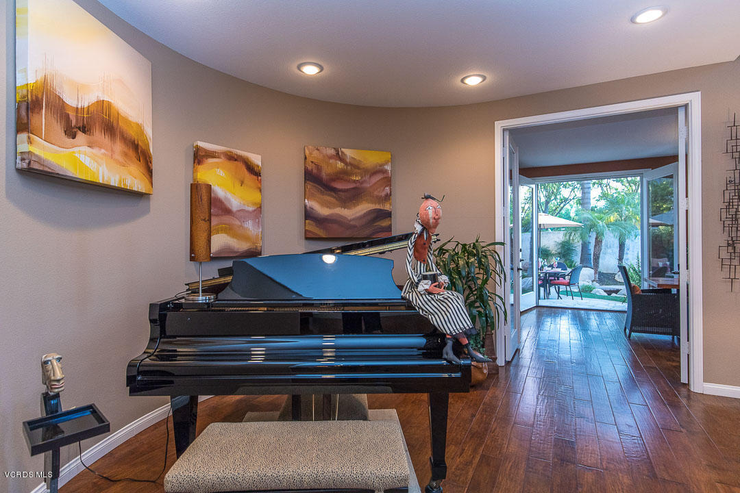 11720 Pinedale Road Moorpark, CA 93021 - Photo 14 of 70 11720 Pinedale-15
