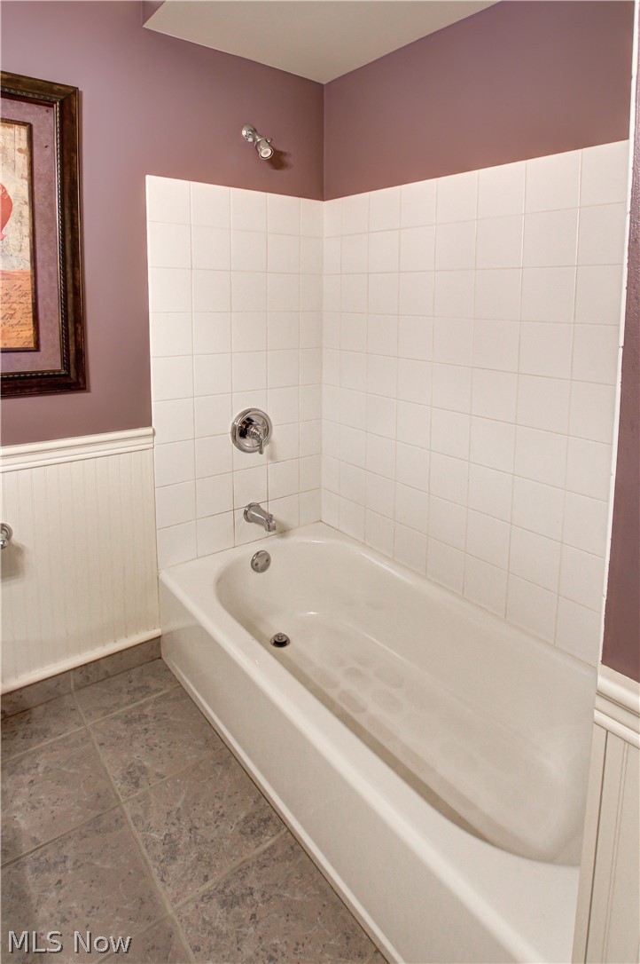 32301 Knobel Road Willowick, OH 44095 - Photo 23 of 35