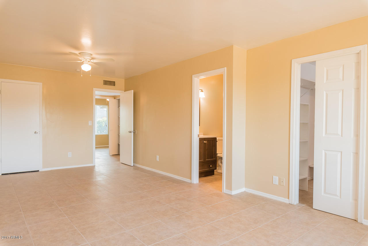 4524 East Vineyard Road Phoenix, AZ 85042 - Photo 11 of 15 _GSP1788
