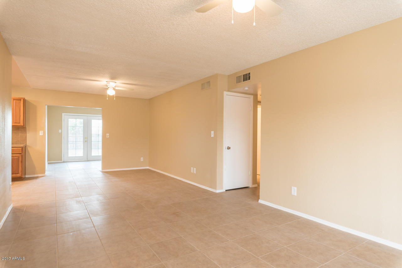4524 East Vineyard Road Phoenix, AZ 85042 - Photo 13 of 15 _GSP1919