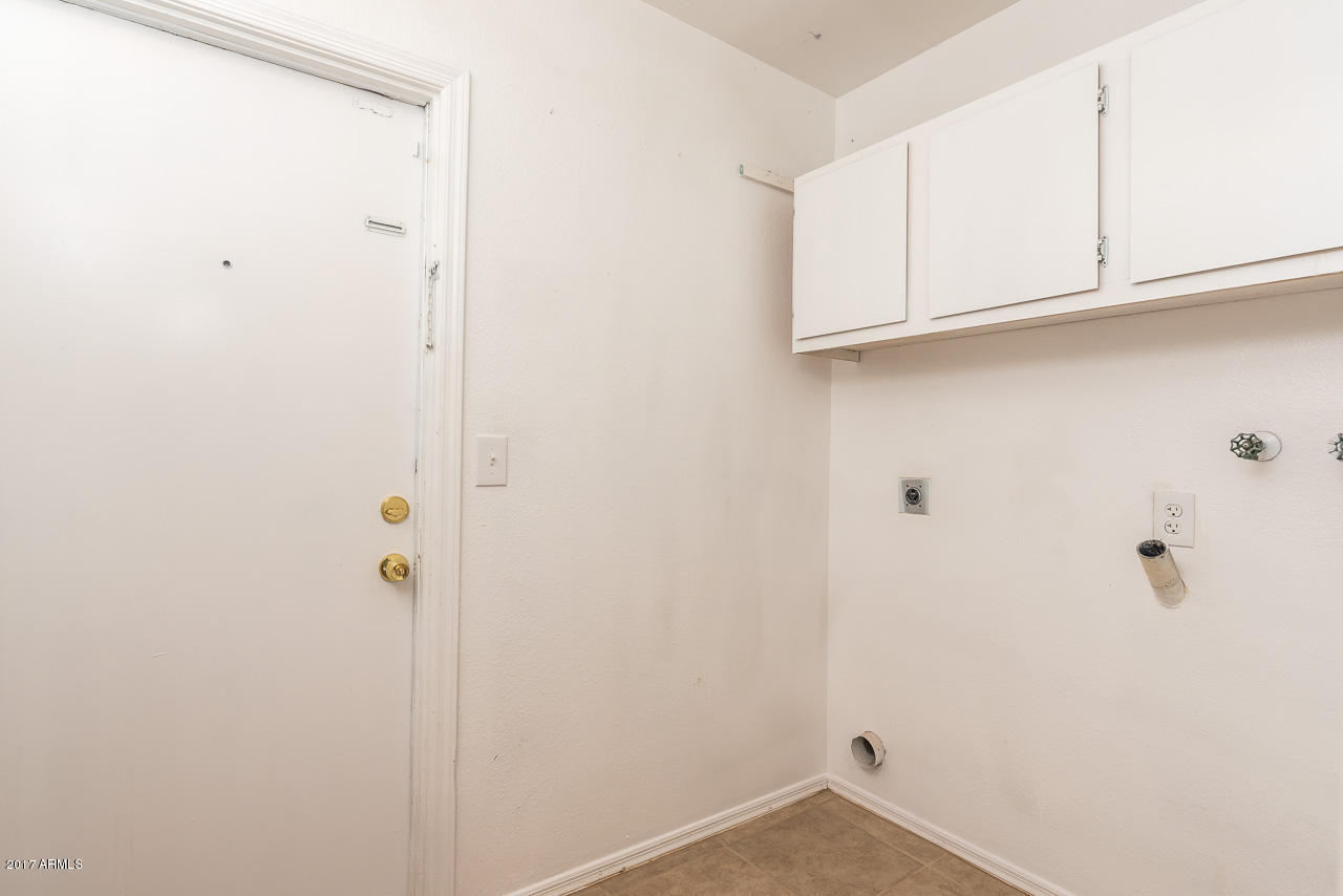 4524 East Vineyard Road Phoenix, AZ 85042 - Photo 14 of 15 _GSP1894