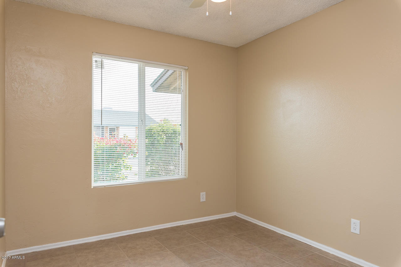 4524 East Vineyard Road Phoenix, AZ 85042 - Photo 10 of 15 _GSP1752