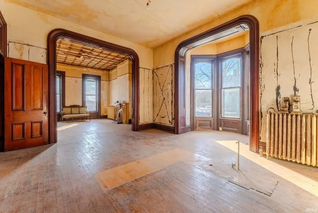 $185,000 | 218 East Main Street, Wabash, IN 46992