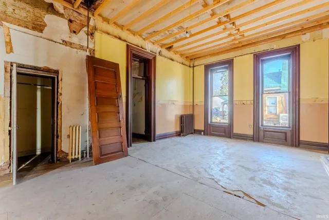 $185,000 | 218 East Main Street, Wabash, IN 46992