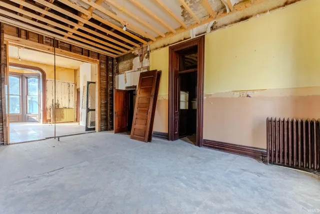 $185,000 | 218 East Main Street, Wabash, IN 46992