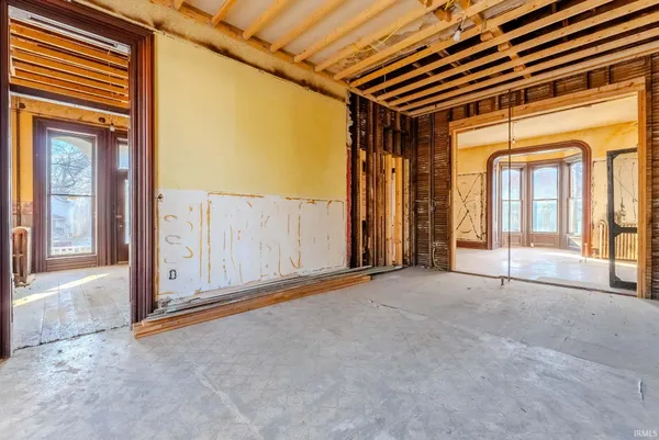 $185,000 | 218 East Main Street, Wabash, IN 46992