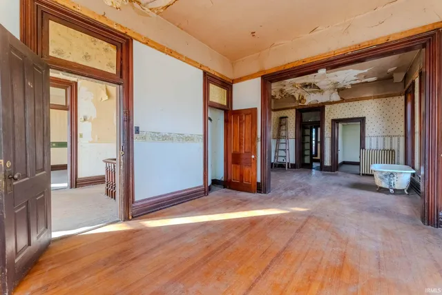 $185,000 | 218 East Main Street, Wabash, IN 46992