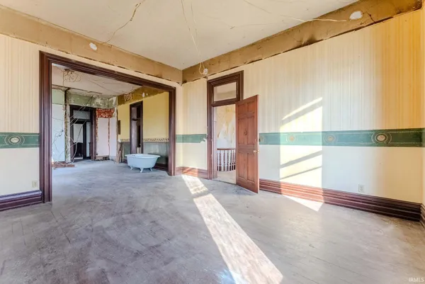 $185,000 | 218 East Main Street, Wabash, IN 46992