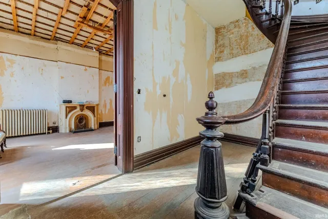 $185,000 | 218 East Main Street, Wabash, IN 46992