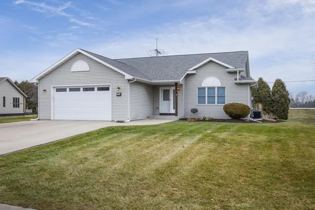 $420,000 | 1348 Windsor Circle, Watertown, WI 53098