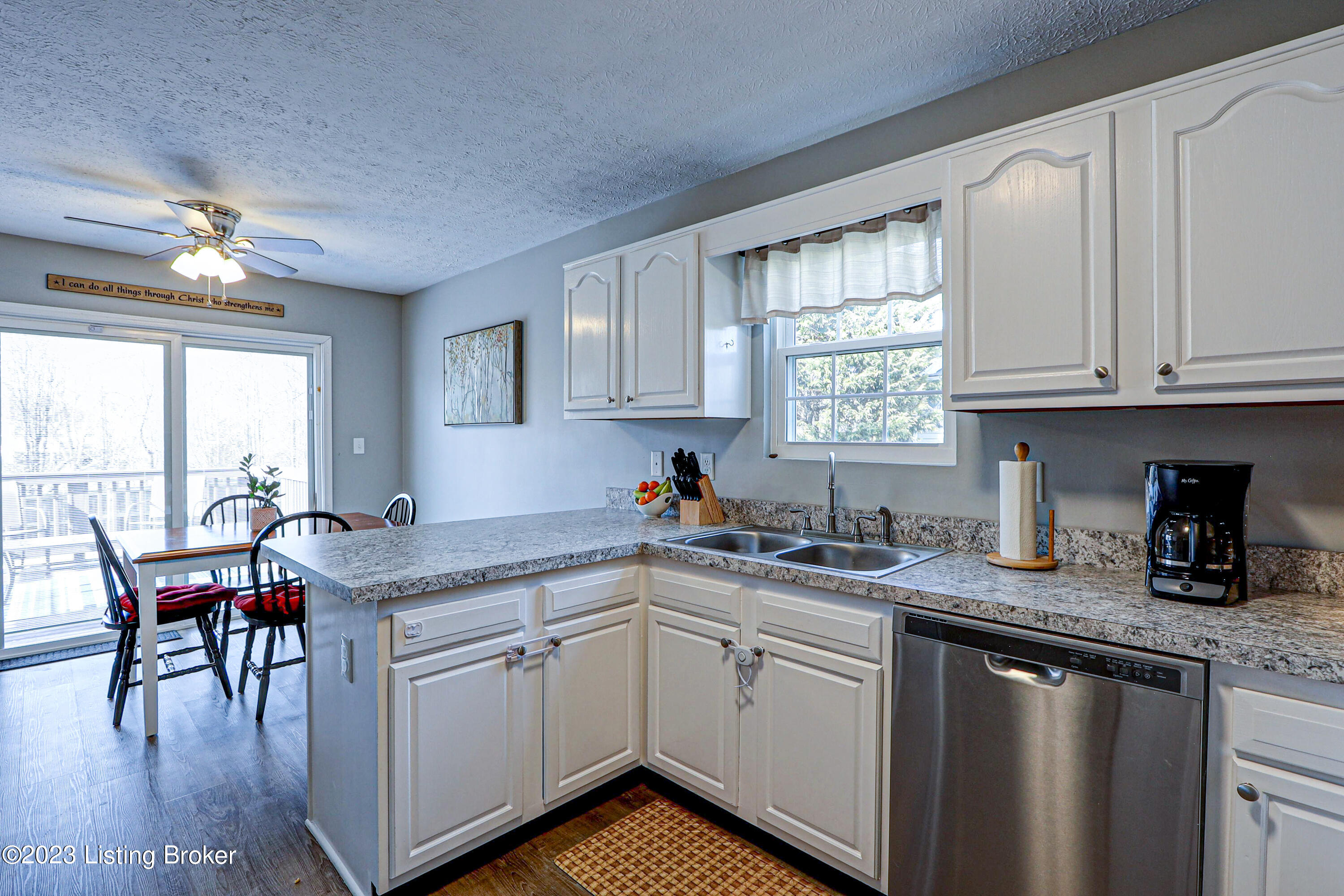 11104 Meadow Run Road Louisville, KY 40229 - Photo 13 of 39 Kitchen 2