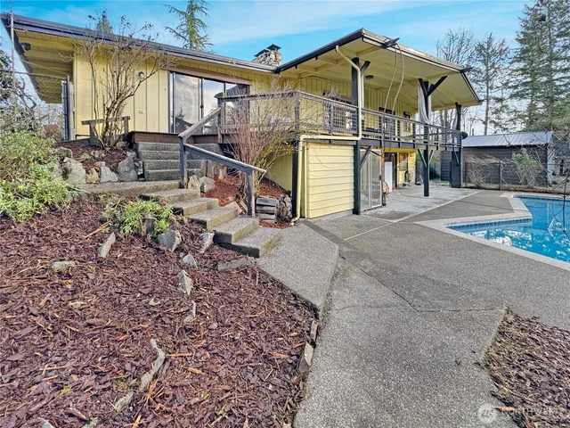 $550,000 | 115 1st Avenue, Randle, WA 98377