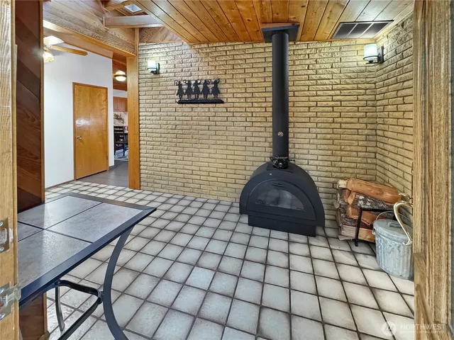 $550,000 | 115 1st Avenue, Randle, WA 98377