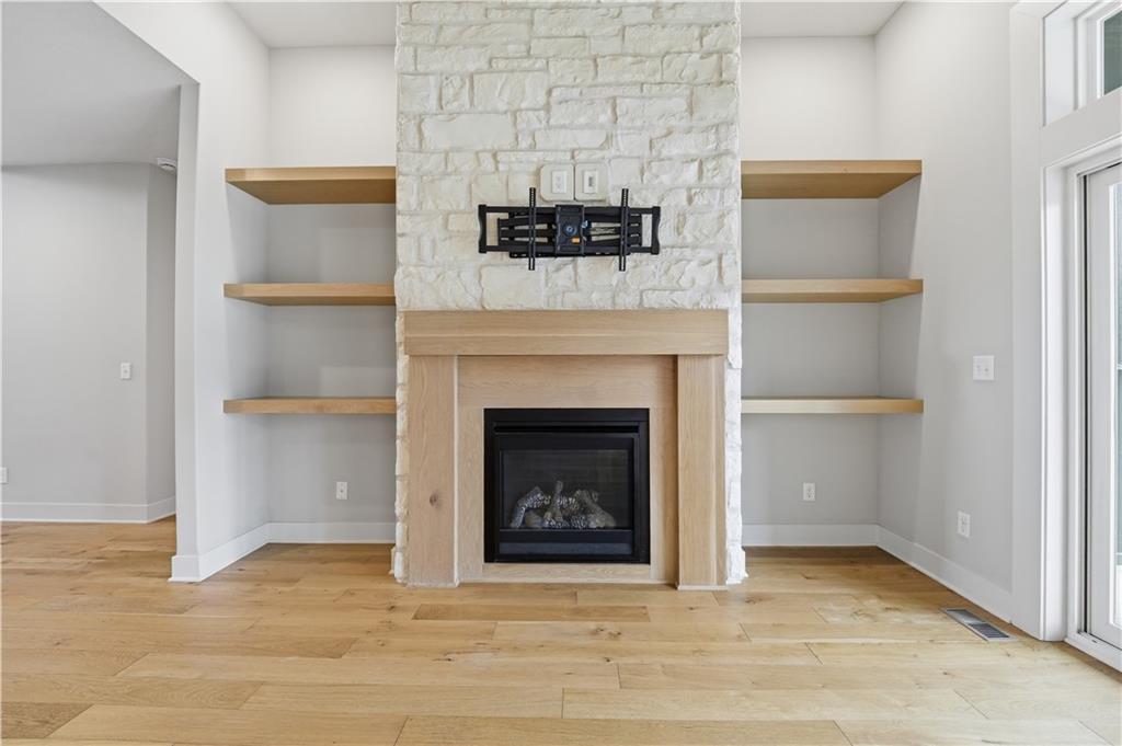 1712 Southwest 27th Street Lee's Summit, MO 64082 - Photo 4 of 54