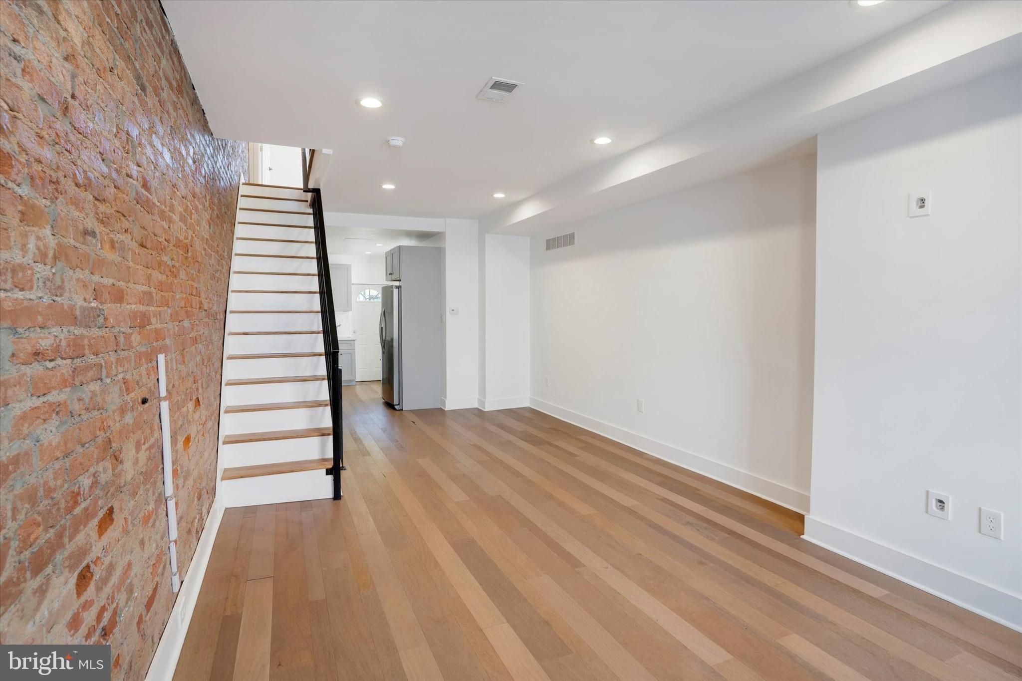2636 Manton Street Philadelphia, PA 19146 - Photo 7 of 36 an entryway in a hall with a window