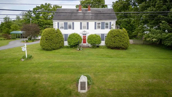 $499,000 | 412 Dartmouth College Highway, Haverhill, NH 03765