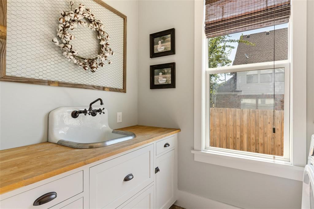 1109 East Oakdale Road Irving, TX 75060 - Photo 17 of 33