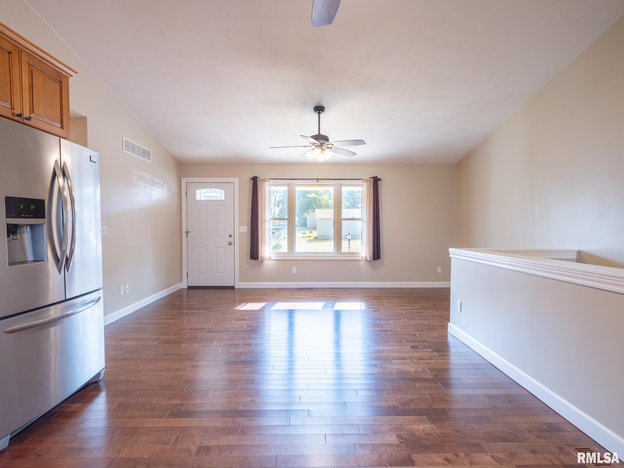 303 Locust Street Washington, IL 61571 - Photo 13 of 58 Gallery Image 13