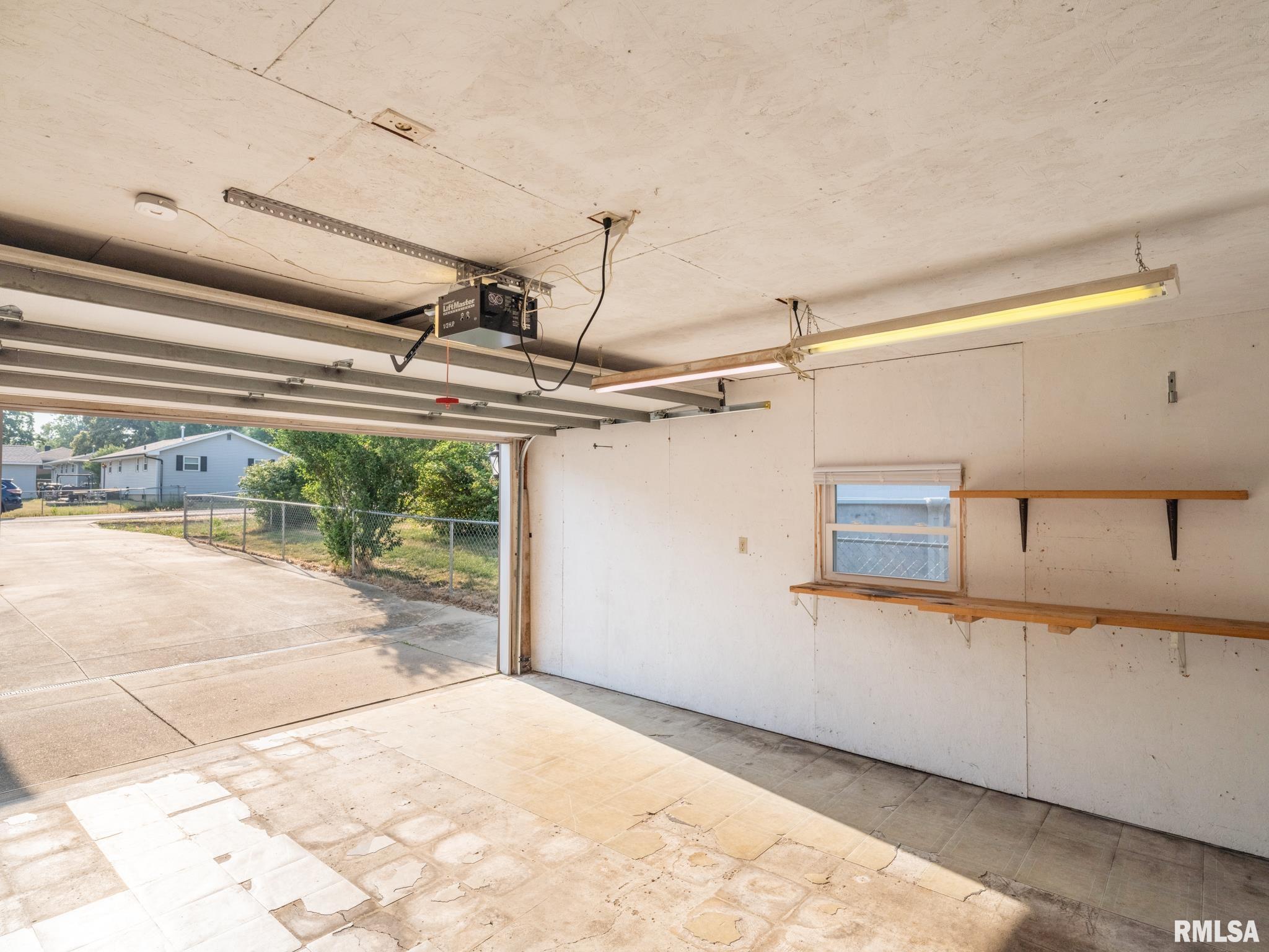 303 Locust Street Washington, IL 61571 - Photo 44 of 58 Gallery Image 44