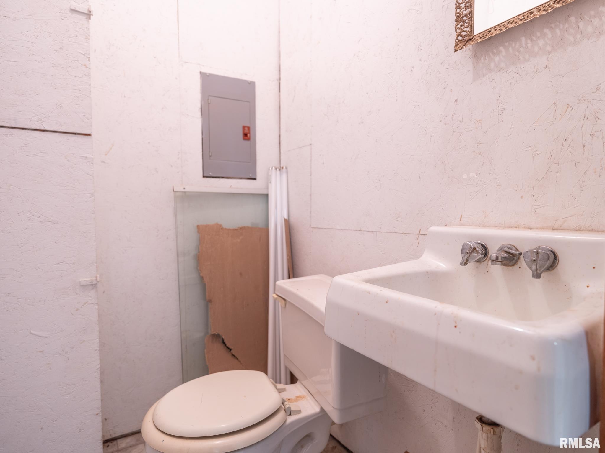 303 Locust Street Washington, IL 61571 - Photo 46 of 58 Gallery Image 46