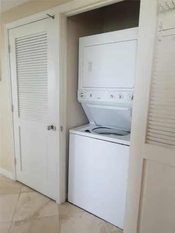 $1,000,000 | 1401 East Beach Drive, Unit 215, Galveston, TX 77550