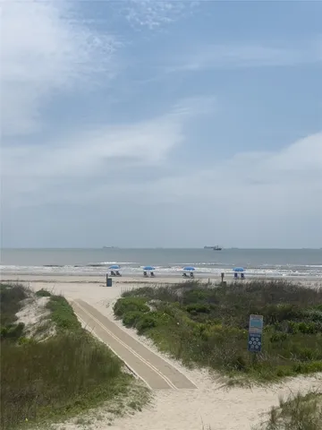 $1,000,000 | 1401 East Beach Drive, Unit 215, Galveston, TX 77550
