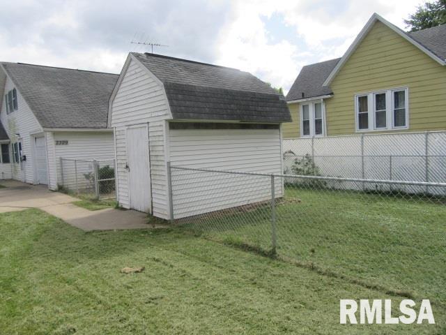 2329 Chancy Street Clinton, IA 52732 - Photo 3 of 11 Gallery Image 3