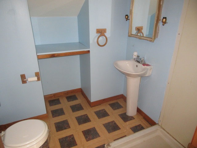 2329 Chancy Street Clinton, IA 52732 - Photo 9 of 11 Gallery Image 9