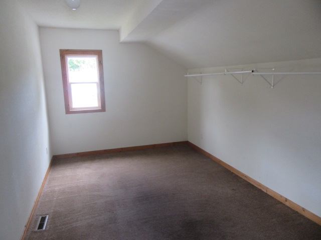 2329 Chancy Street Clinton, IA 52732 - Photo 10 of 11 Gallery Image 10