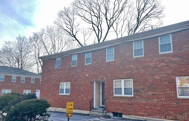 $3,200 | 1193 Hope Street, Unit 2, Stamford, CT 06907
