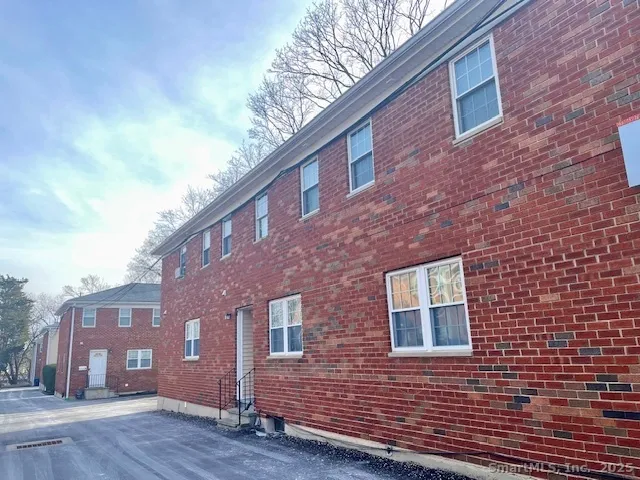$3,200 | 1193 Hope Street, Unit 2, Stamford, CT 06907