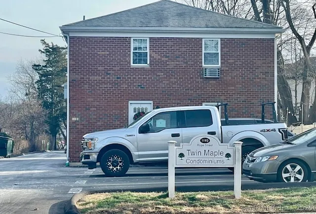 $3,200 | 1193 Hope Street, Unit 2, Stamford, CT 06907