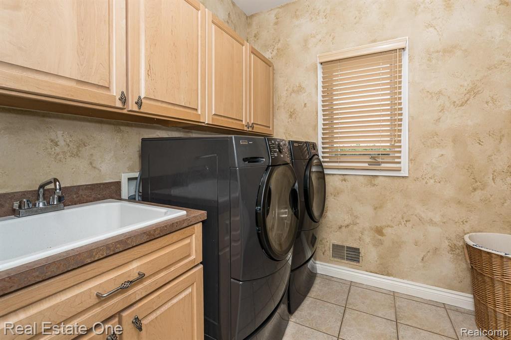 1345 Ross Lane Rochester, MI 48306 - Photo 21 of 61