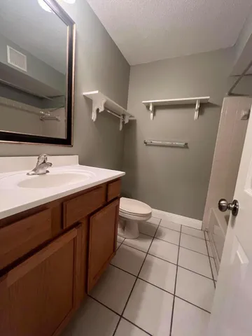 $1,800 | 310 Cedar Avenue North, Unit E, Niceville, FL 32578