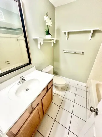 $1,800 | 310 Cedar Avenue North, Unit E, Niceville, FL 32578