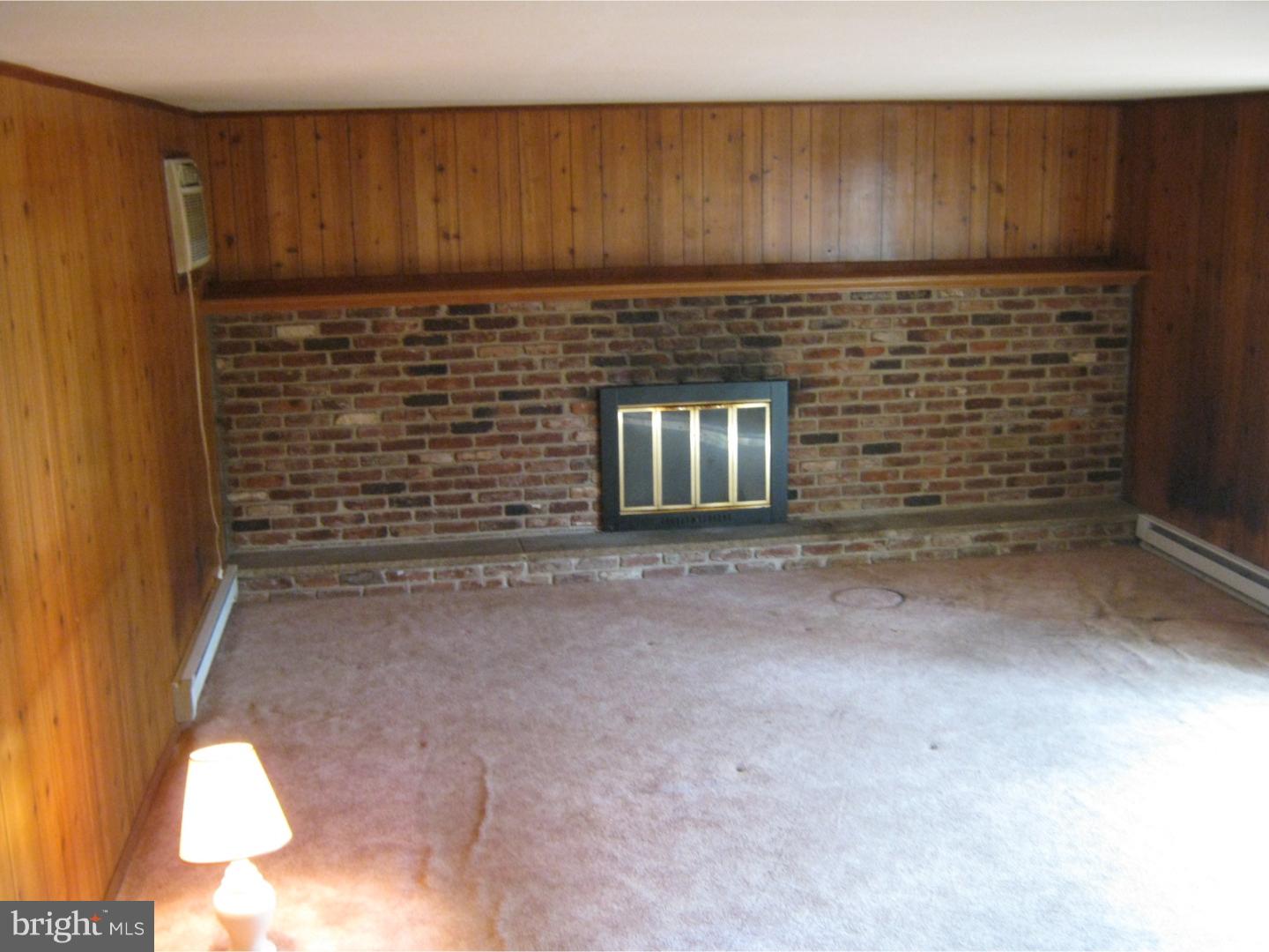 726 Farley Road Bensalem, PA 19020 - Photo 8 of 12 Family Room