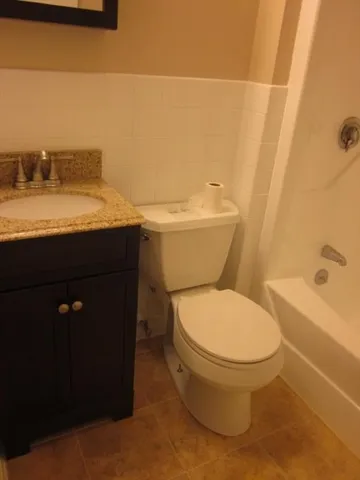 $2,900 | 202 West 9th Street, Unit 2, Boston, MA 02127