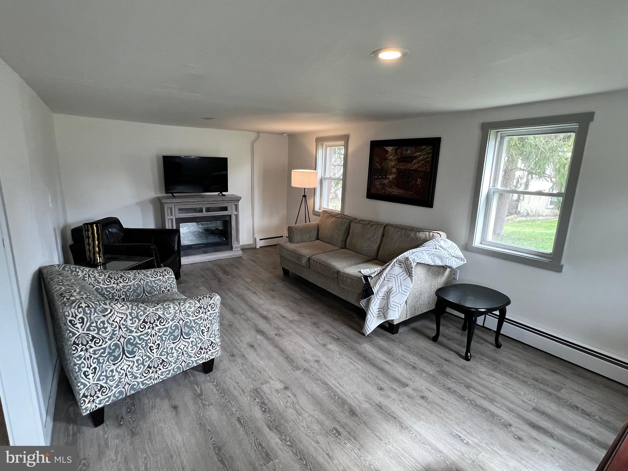 930 Orchard Road Manheim, PA 17545 - Photo 2 of 36