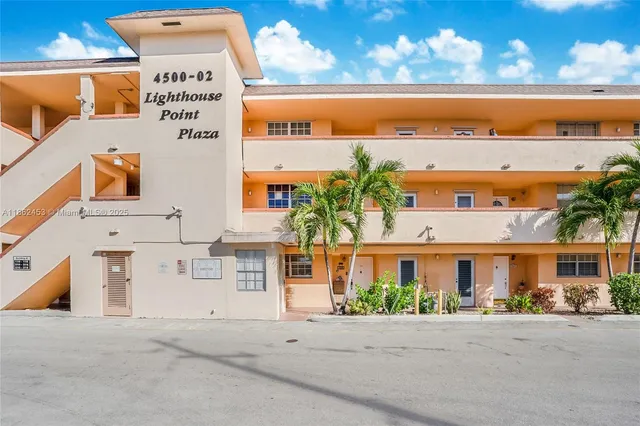 $200,000 | 4502 North Federal Highway, Unit 334D, Lighthouse Point, FL 33064