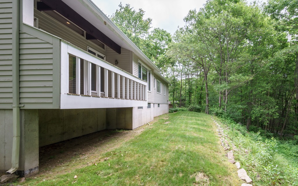 1 Running Ridge Road Manchester, MA 01944 - Photo 5 of 29 Gallery Image 5