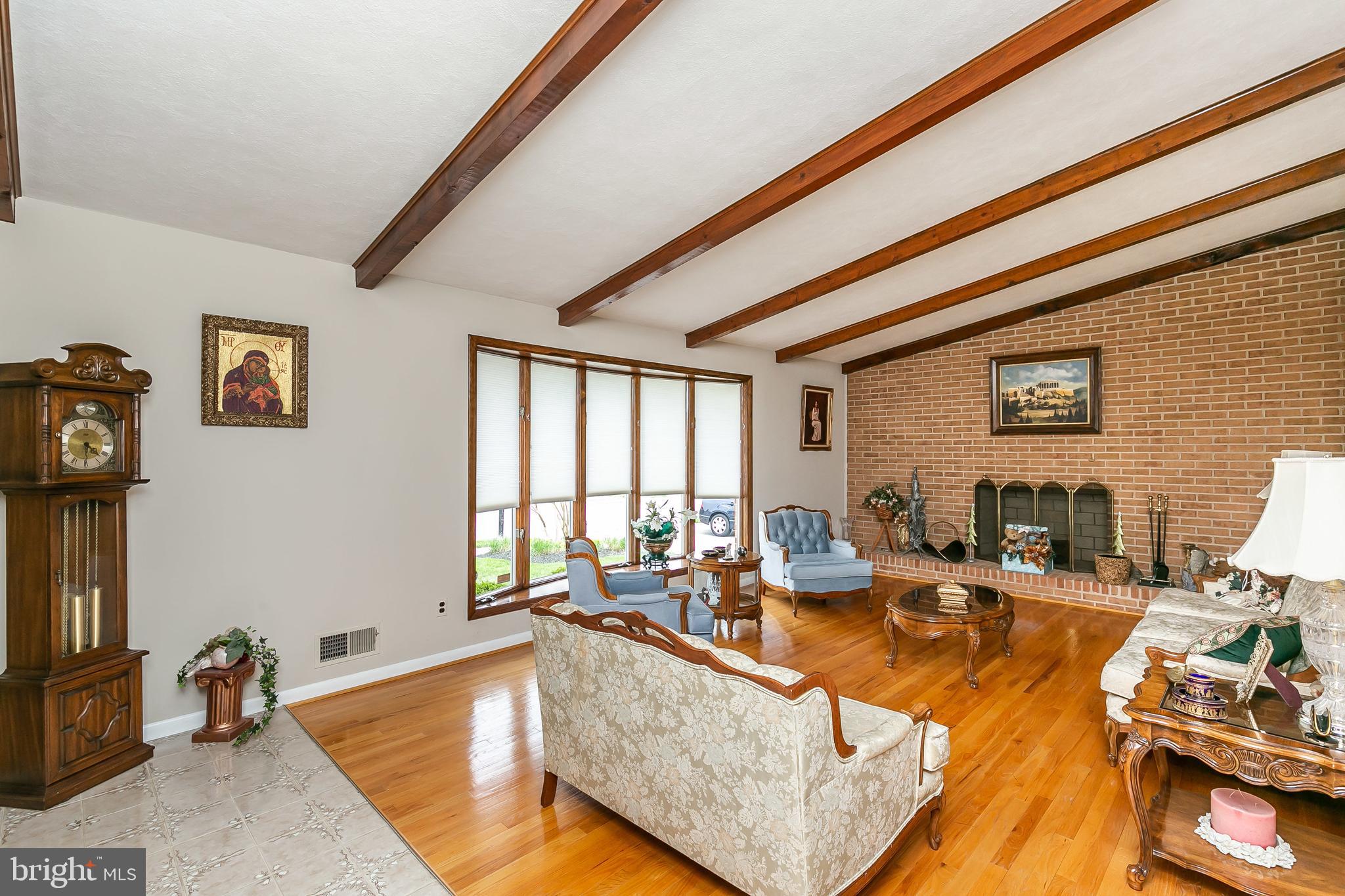 9217 Cornflower Road Baltimore, MD 21236 - Photo 3 of 37